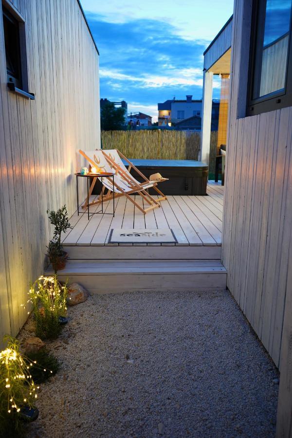Boutique Style Eco-Beachhouse, Private Jacuzzi Privlaka  Exterior foto