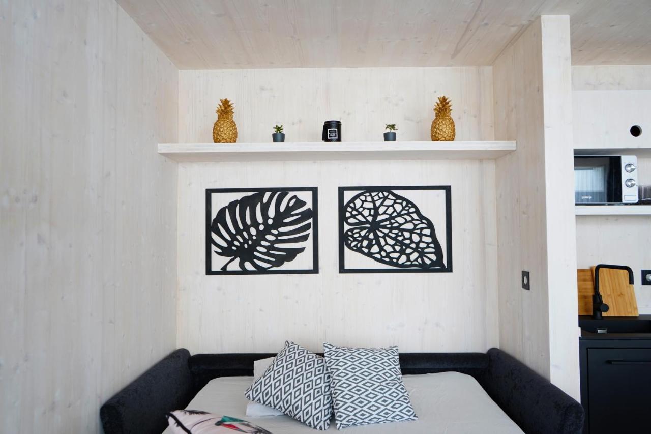 Boutique Style Eco-Beachhouse, Private Jacuzzi Privlaka  Exterior foto