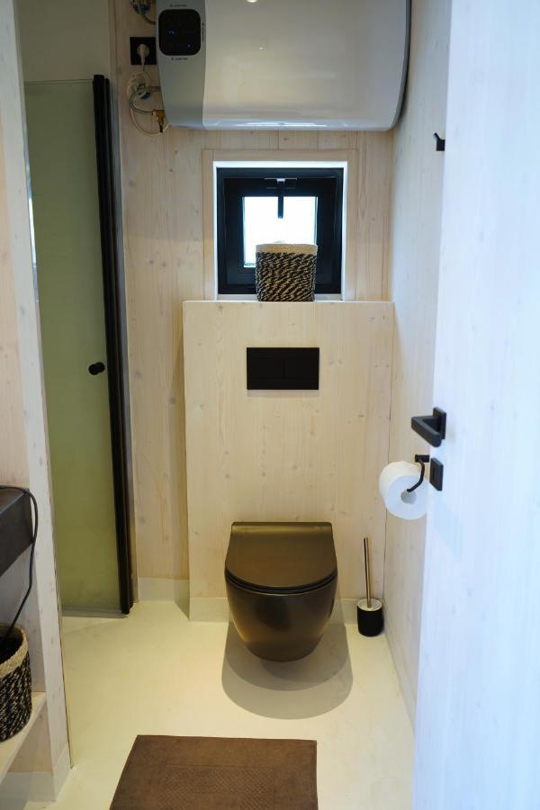Boutique Style Eco-Beachhouse, Private Jacuzzi Privlaka  Exterior foto